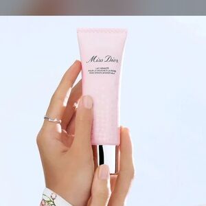 Miss Dior Shower Milk